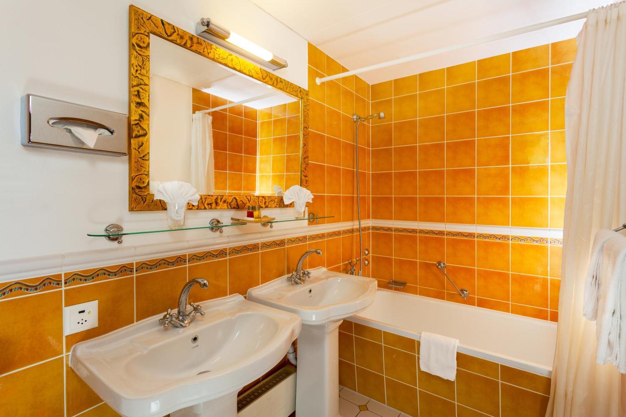 Sporthotel Wildstrubel Lenk Ngoại thất bức ảnh