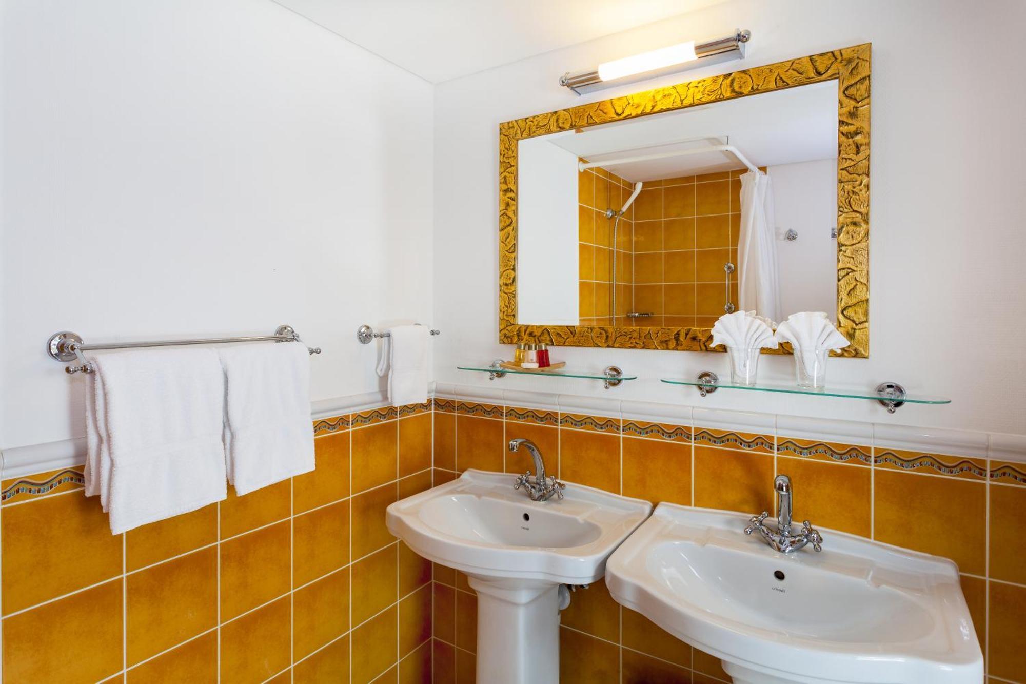 Sporthotel Wildstrubel Lenk Ngoại thất bức ảnh