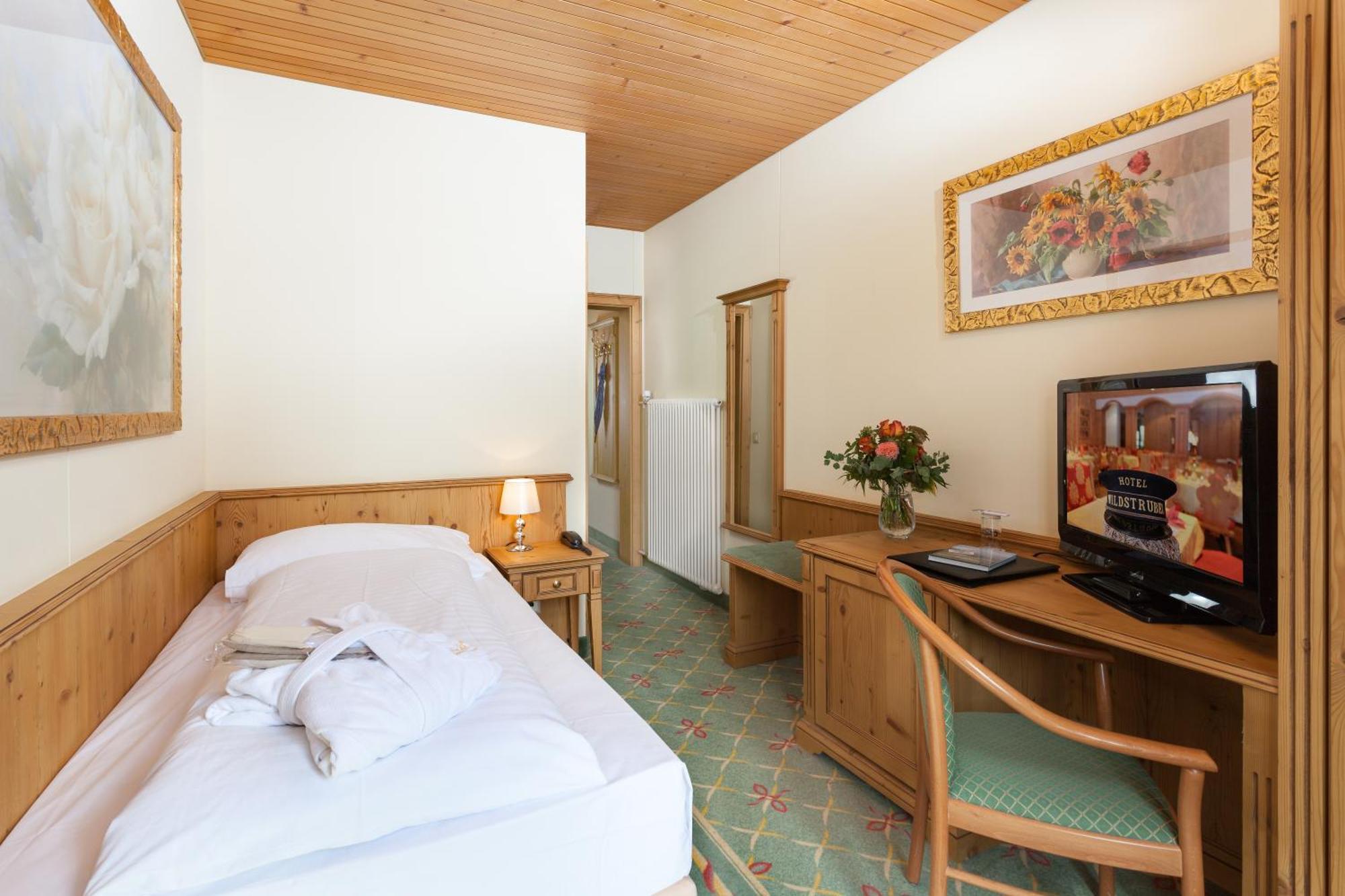 Sporthotel Wildstrubel Lenk Ngoại thất bức ảnh