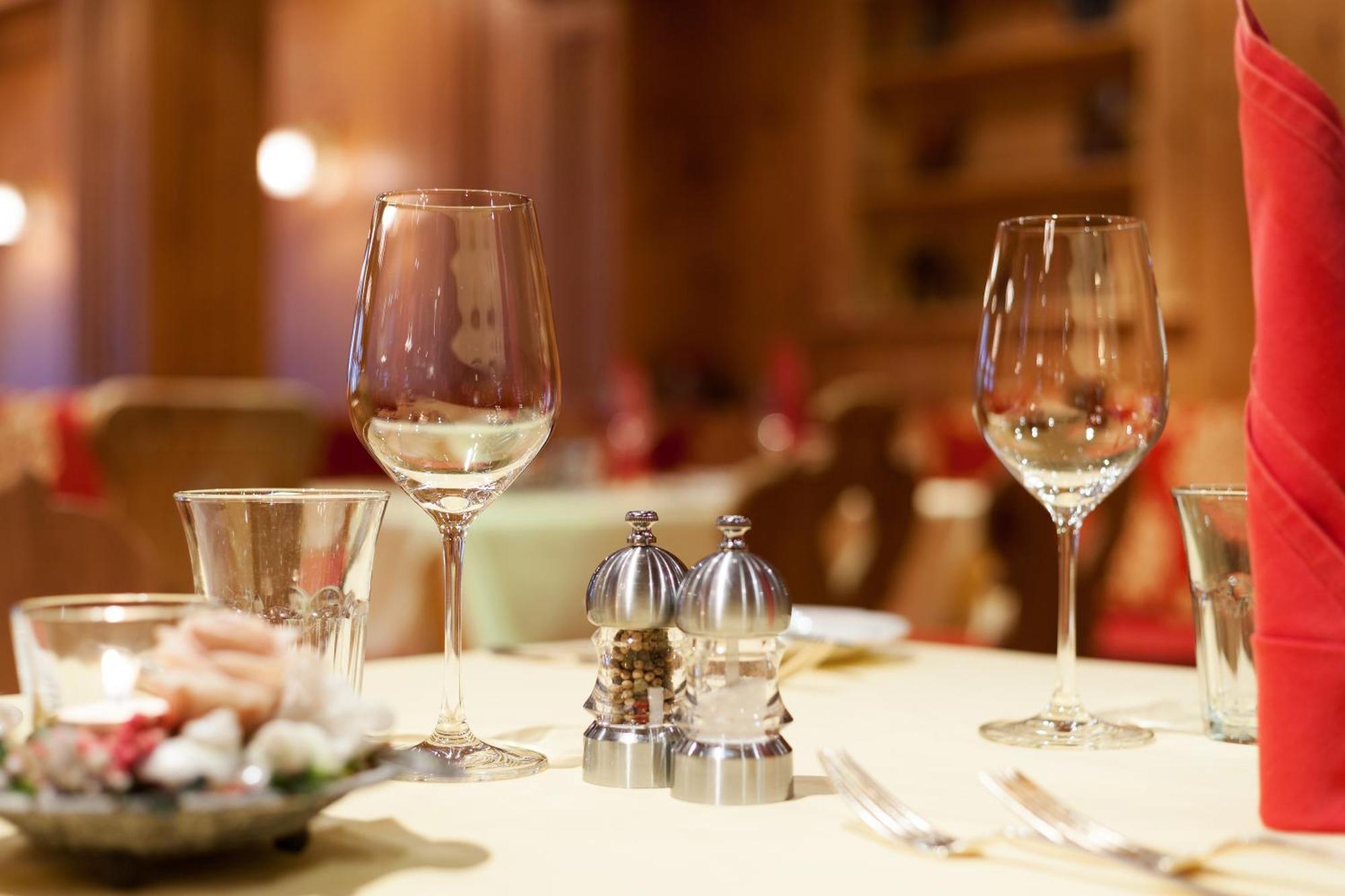 Sporthotel Wildstrubel Lenk Ngoại thất bức ảnh